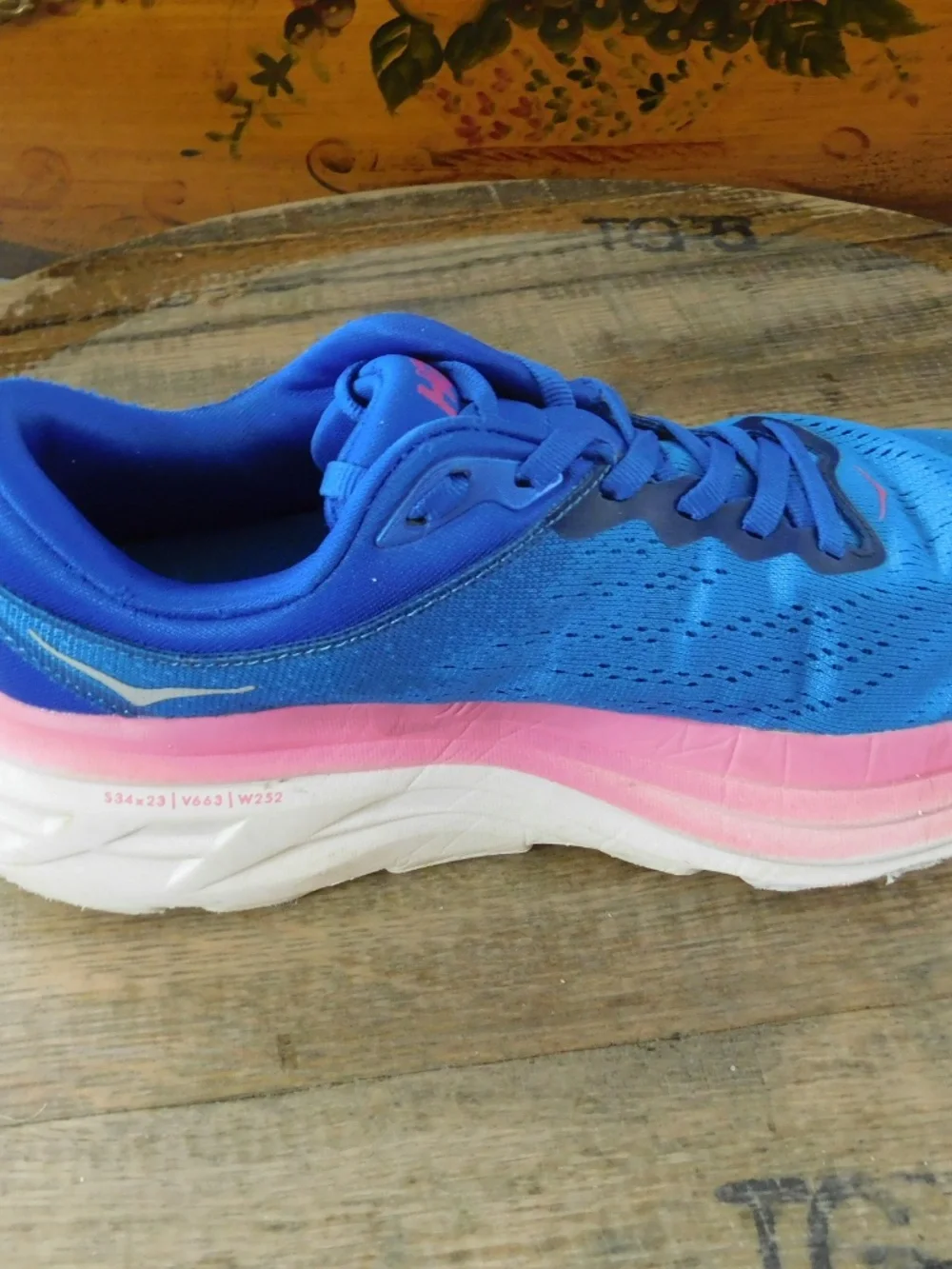Hoka Bondi 8 Shoes 7.5 B Womens